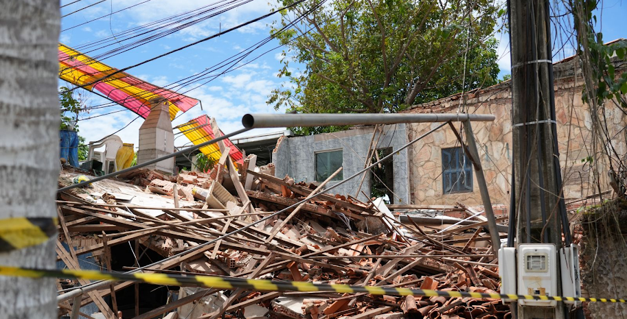 Defesa Civil de Porto Velho realiza vistoria em casa que desabou no bairro São João Bosco