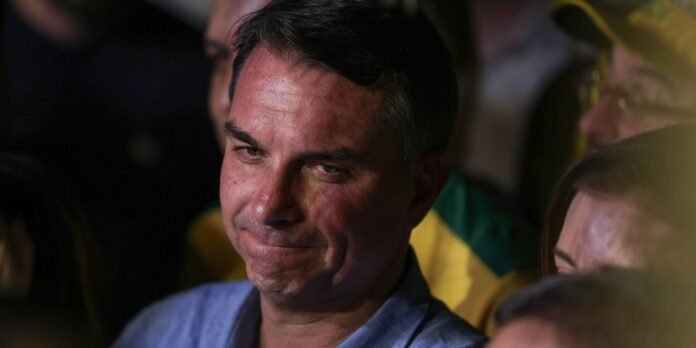 Imprensa internacional repercute fuga de Flávio Bolsonaro do Brasil