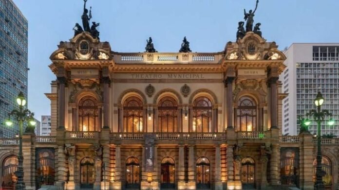 Inaugurado em 1911 para a elite do café, o Theatro Municipal de São Paulo se tornou um ícone cultural vivo