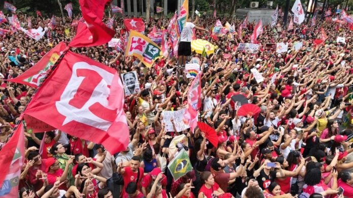 Ao menos 58 cidades do Brasil tiveram atos pró-Lula no sábado