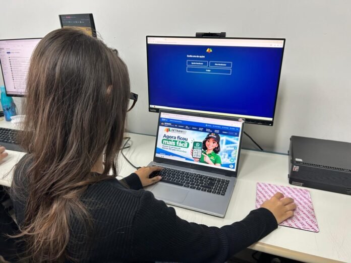 Agendamento online otimiza tempo do cidadão e garante atendimento com hora marcada no Detran-RO