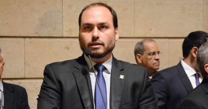 Carlos relata pedido de desculpa a Jair em visita: “A gente falhou”