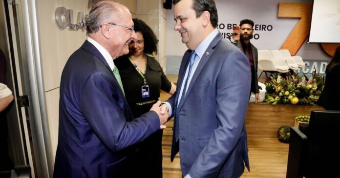 Presidente da Abiec parabeniza reeleição de Lula e Alckmin