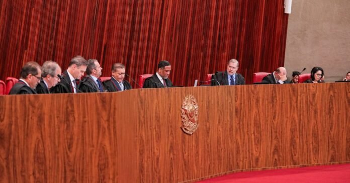 TSE chega ao segundo turno com série de decisões sobre redes sociais