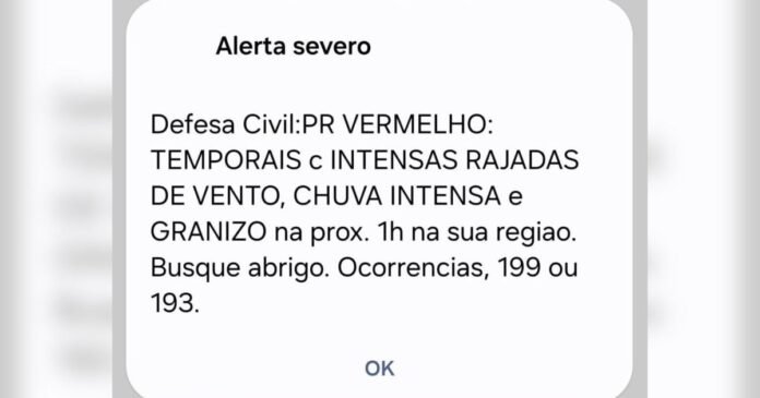 Defesa Civil do Paraná emite alerta vermelho para temporais severos