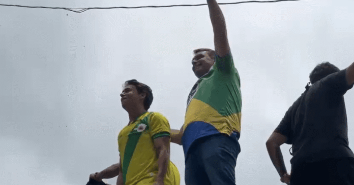 Em Belo Horizonte, Flávio diz que quem ganha SP e MG “ganha no Brasil”