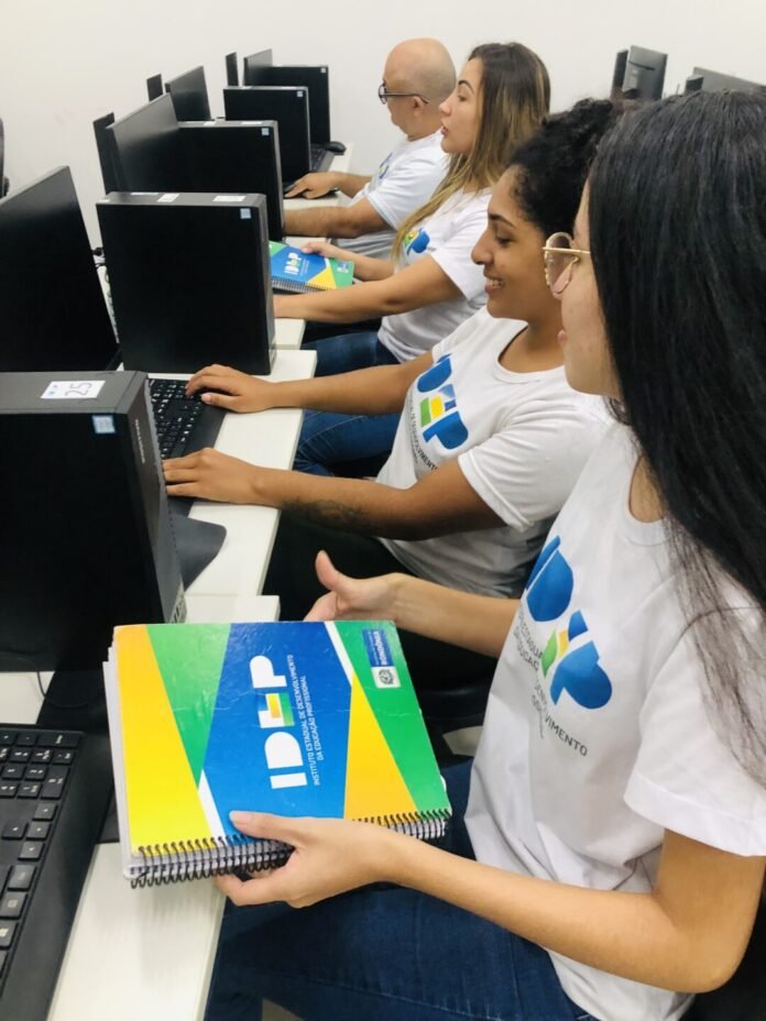 Inscrições para cursos profissionalizantes remotos na área de gestão estão abertas até quinta-feira, 22, em Rondônia