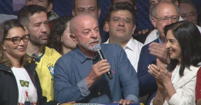 Lula: Ninguém é obrigado a gostar do presidente, mas ele governa pra todos