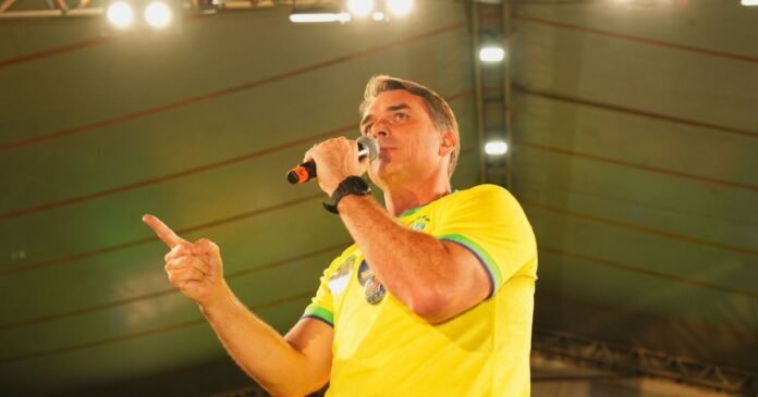 Flávio escolhe Belo Horizonte e Rio para encerrar atos de campanha