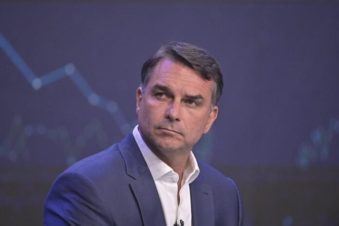 Em Manaus, Flávio diz que vai “transformar as riquezas” da Amazônia