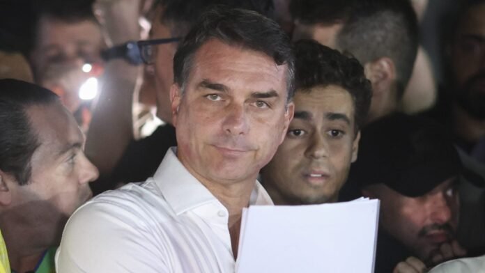 Centrão reage a Flávio e reafirma legitimidade das eleições