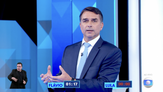 Flávio diz que errou ao votar contra ampliar licença-maternidade