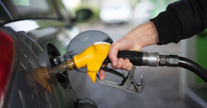Governo renova subvenção de R$ 2,12 do diesel por mais 30 dias