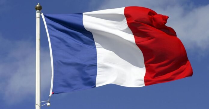 Fitch muda perspectiva do rating da França para negativa