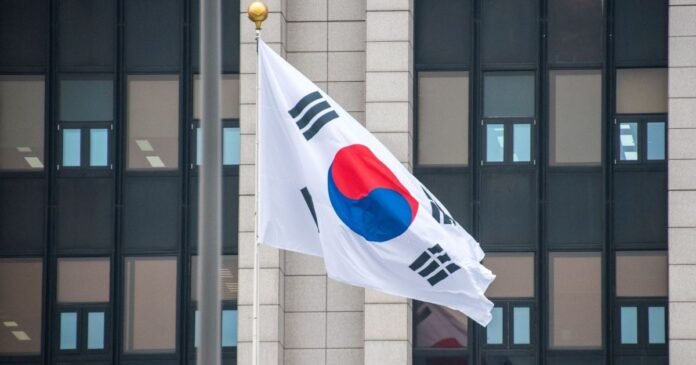 Coreia do Sul: BC mantém taxa de juros em 3% após aumentos consecutivos