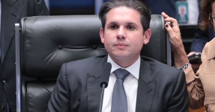 PSB e PDT declaram apoio à reeleição de Hugo na presidência da Câmara