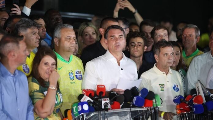Leia e assista à íntegra do discurso de Flávio Bolsonaro