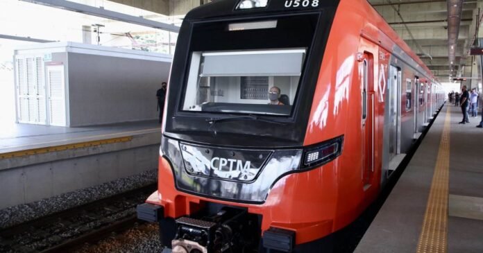 Trivia Trens volta a operar Linha 13-Jade e Expresso Aeroporto após 3 meses