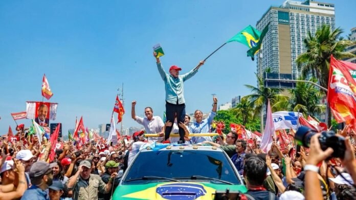 Veja fotos do ato de Lula em Copacabana