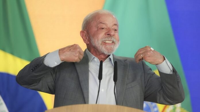 Quem gosta de pagar dívida é o pobre, diz Lula