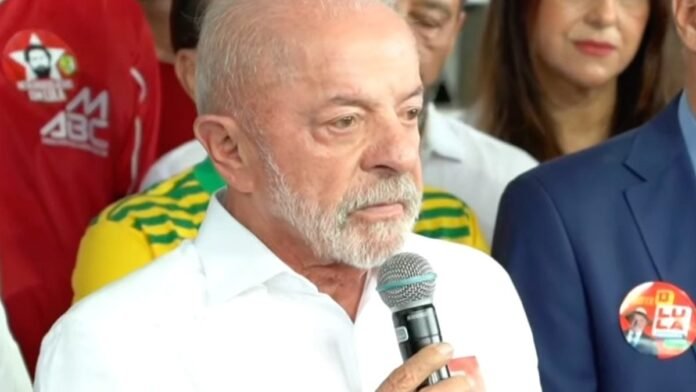 Lula volta em São Bernardo do Campo (SP) com aliados