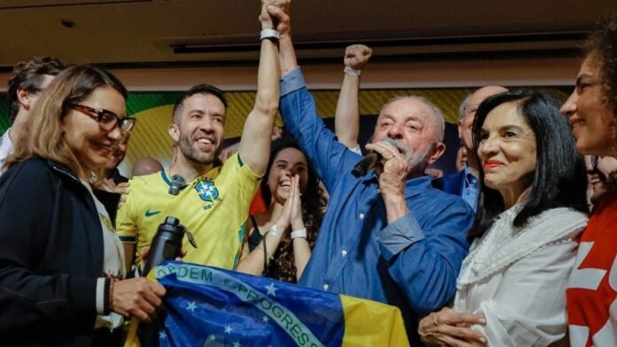 Lula chama Janones de “general” e exalta papel do “Exército” no WhatsApp