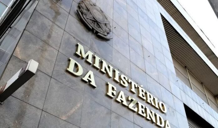 Durigan diz que não há definição sobre Fazenda e elogia nome de Fonteles