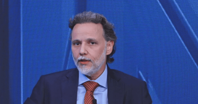 Lulinha entregou sigilos a Mendonça e pode prestar depoimento, diz advogado