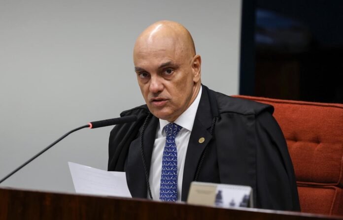 Moraes arquiva caso de juiz que soltou condenado pelo 8 de Janeiro