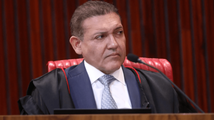 TSE dá 24h para Meta detalhar canal “Exército do Lula”