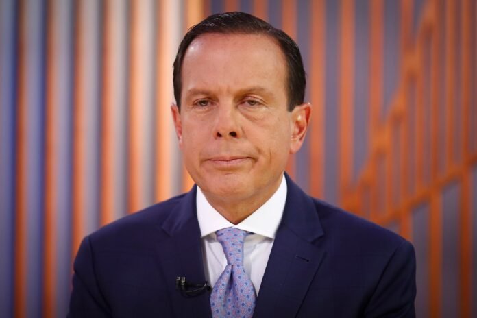 Lula perdeu a chance de pacificar o país, diz Doria em apoio a Flávio