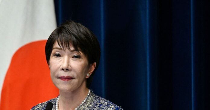 Sanae Takaichi: apoio à primeira-ministra do Japão cai abaixo de 50%
