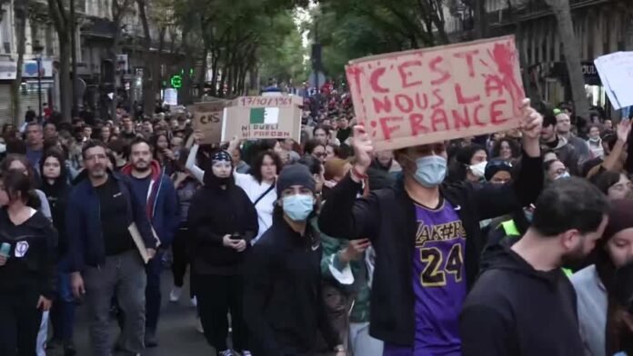 Professora: Protestos na França podem gerar agenda social ou anti-imigração