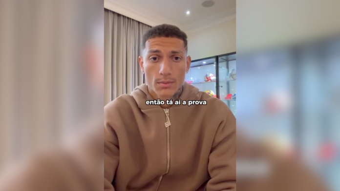 Richarlison mostra documentos após cobrança de Willer Tomaz