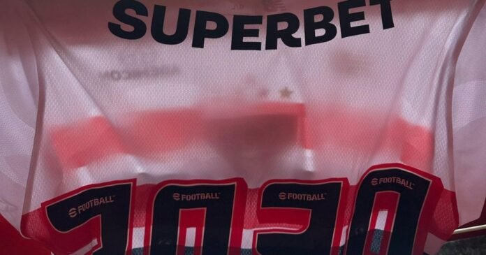 São Paulo mantém contrato com bet mesmo após proibição; entenda