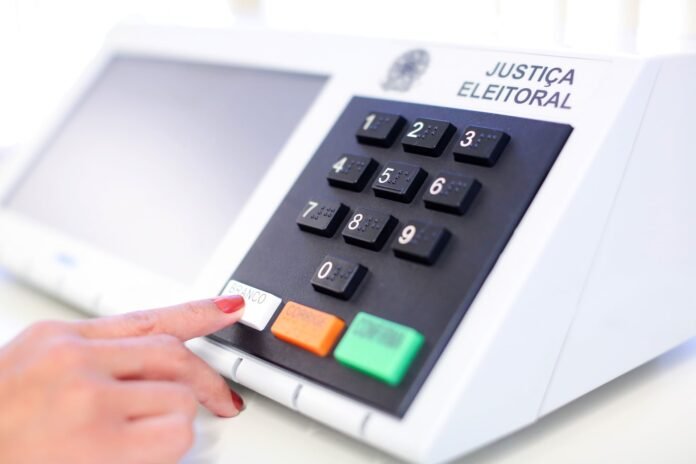Eleições 2026: urnas abrem no exterior e brasileiros começam a votar