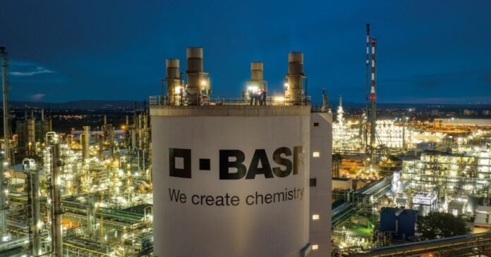 Basf vê receita do segmento agrícola cair 19,7% no terceiro trimestre