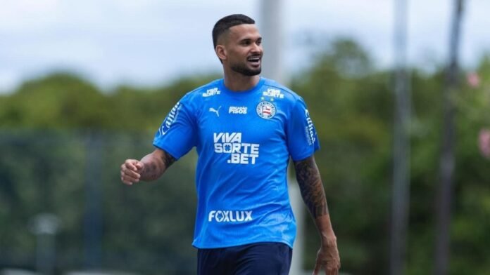 Atacante do Bahia é criticado por postagens contra nordestinos