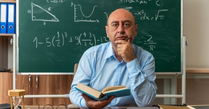 Número de professores está reduzindo no Brasil: como reverter situação?