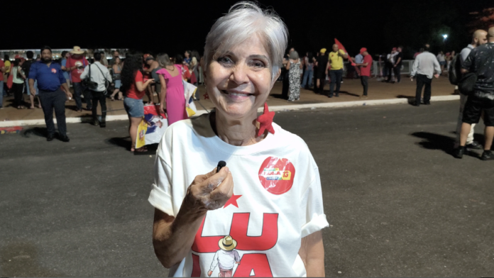 Apoiadores exaltam trajetória de Lula no seu aniversário de 81 anos