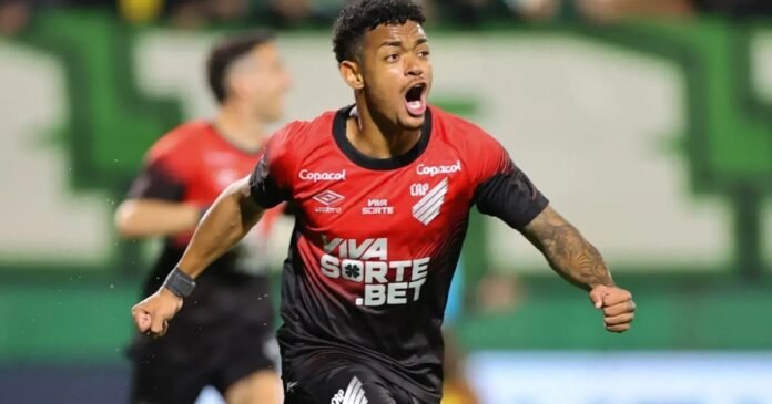Athletico-PR escala jogador condenado por crimes de estupro contra o Grêmio