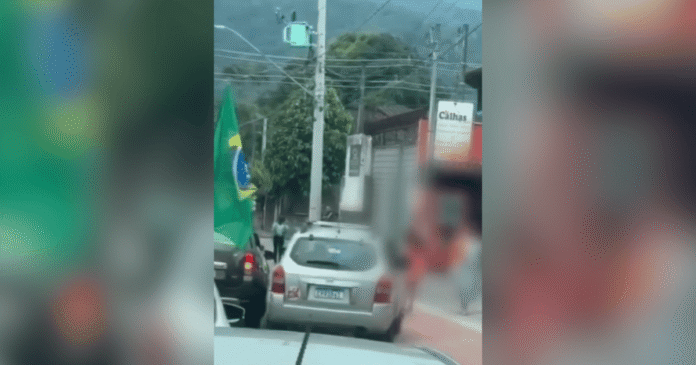 Homem é preso por atropelar crianças em carreata política em Ilhabela (SP)