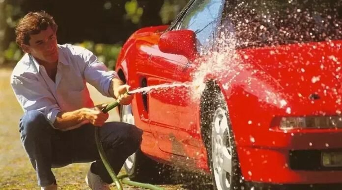 Carro usado por Ayrton Senna vai a leilão e pode chegar a R$ 5,7 milhões
