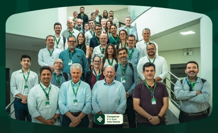 Comitiva com BC visita Central e projeto do CrediSIS em Rondônia