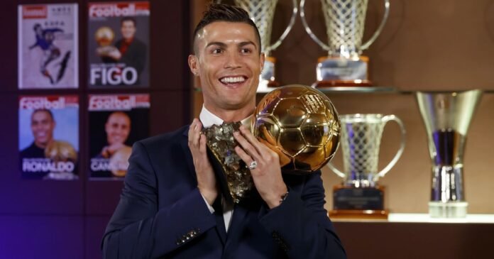 Bola de Ouro: Cristiano Ronaldo lidera corrida por prêmio, mas voto é pago