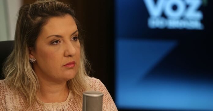 Daniella Marques vê “processo conturbado” e cobra respostas “com seriedade”