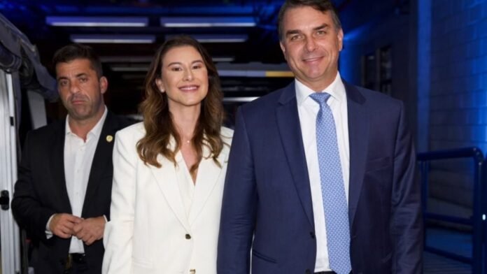 Flávio diz que eleitor terá de escolher entre 2 caminhos
