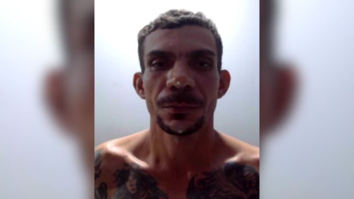 Homem é preso suspeito de matar e enterrar mulher no quintal de apartamento em Porto Velho