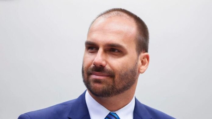 Eduardo Bolsonaro pede que estrangeiros não reconheçam eleição