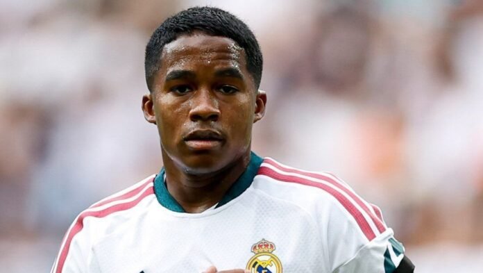 Endrick pode ganhar chance contra o Barcelona com ausência de Vinícius Jr.